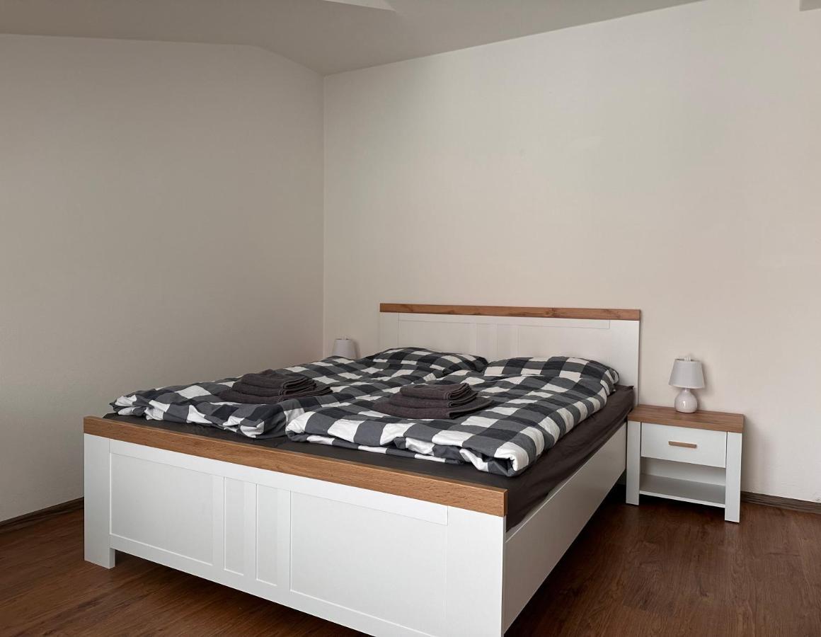 Apartman Ab Kryte Parkovani Zdarma Ceske Budejovice Exterior photo